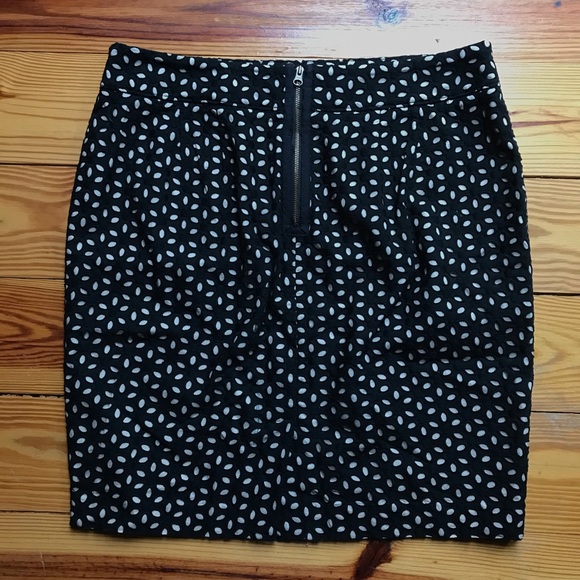 Loft Petites Black Nude Lace Pencil Skirt, EUC, 12P - Picture 8 of 9